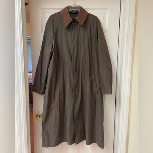 Chaps Ralph Lauren trench coat with barn collar Men’s size 40R (Adult size M)